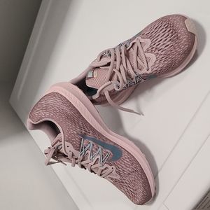 Women's Nike Zoom Winflo 5